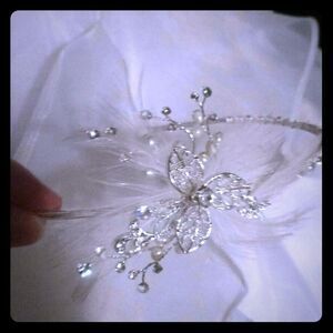 David's Bridal Silver Bling Headpiece W/ Feathers